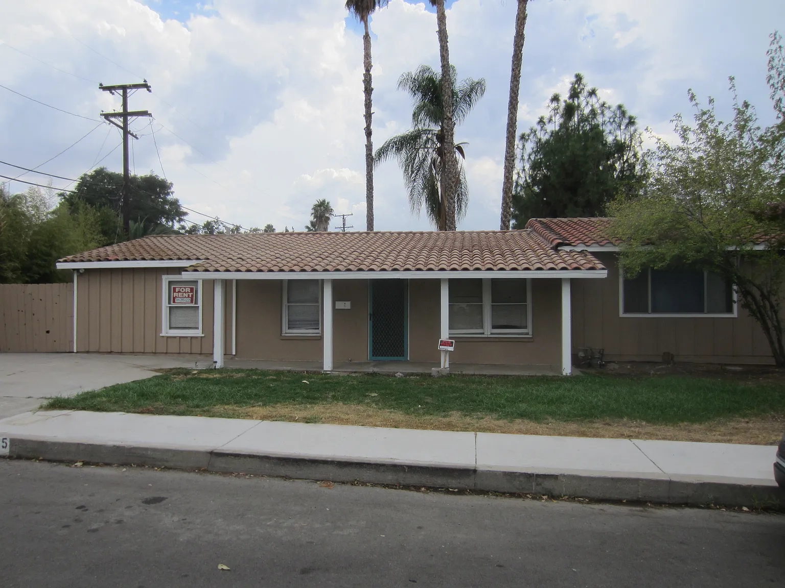 24545 Stewart St — Photo 1