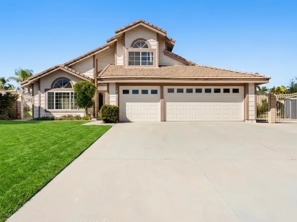 120 Sandpoint Ln, Riverside, CA 92506