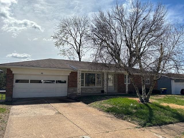 1st image of 30 Gray Brooke Ln