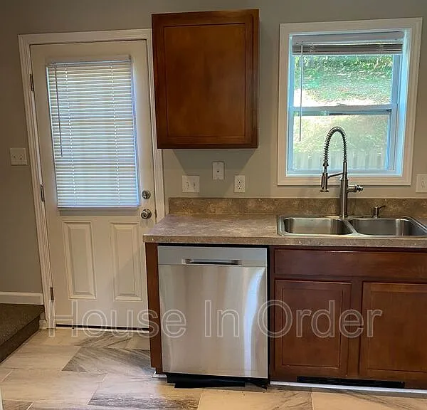 46 Spicewood Rd #C — Photo 8