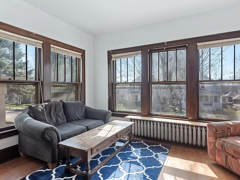 2539 Fillmore St NE — Photo 15