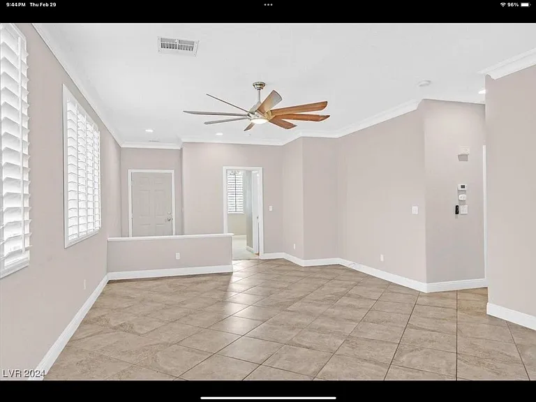 2258 Surrey Meadows Ave — Photo 1