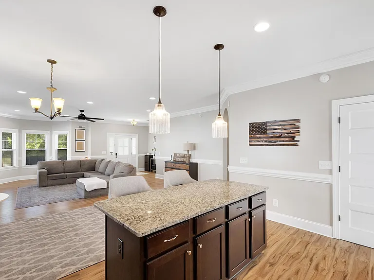 302 Huxton Ct — Photo 11