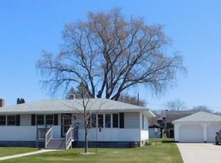 4220 9th St, Menominee, MI 49858