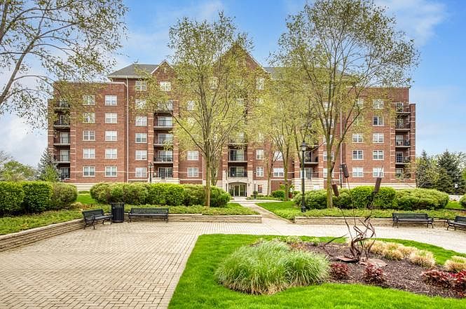 1st image of 440 W Mahogany Ct Unit 212