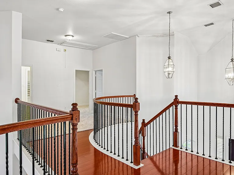 6006 Shadywood Ln — Photo 23