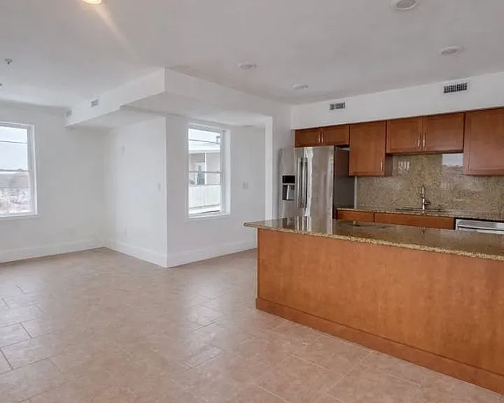 Crescent 375 Investment LLC — Photo 16