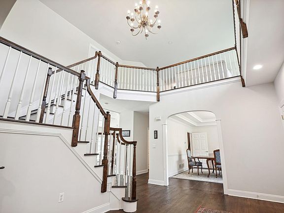4th image of 11 Owens Ct