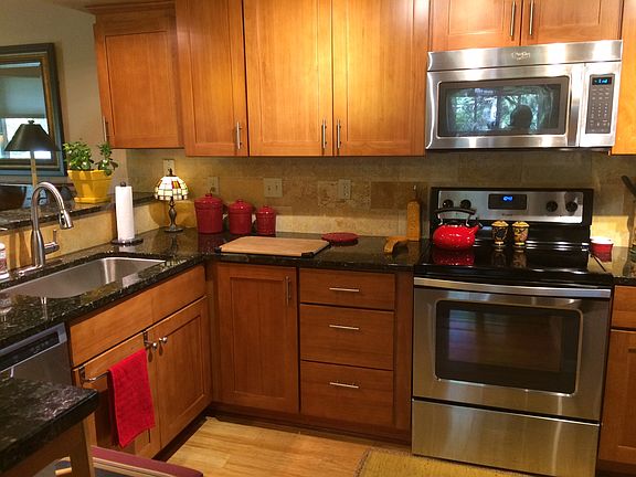 Kitchen with granite 
