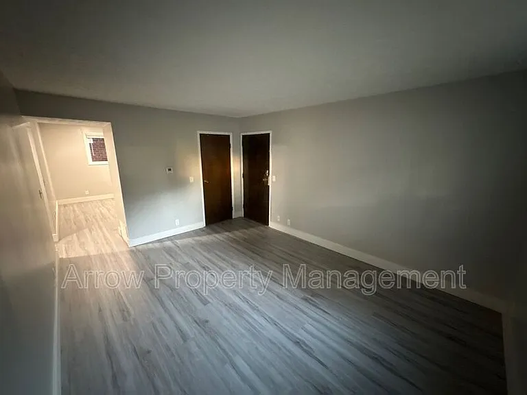1725 N Iowa Ave #2 — Photo 3