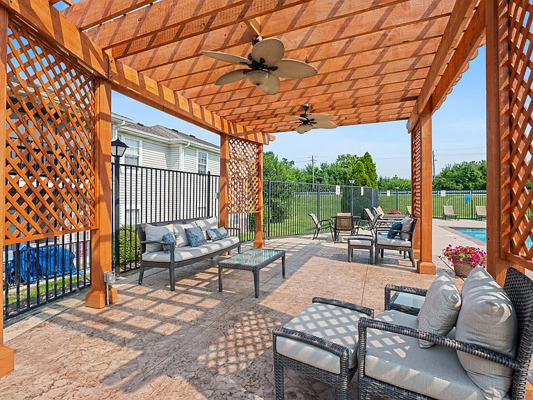 Poolside Lounge