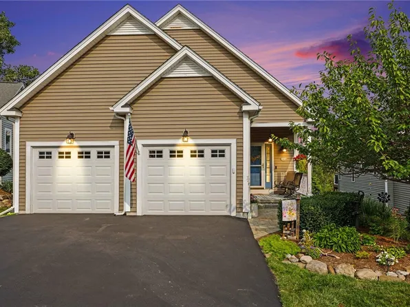 5547 Lakewood Trl, Canandaigua, NY 14424