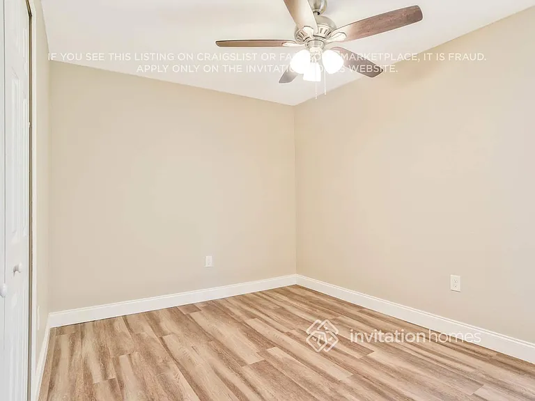 316 E Rose Ln — Photo 14