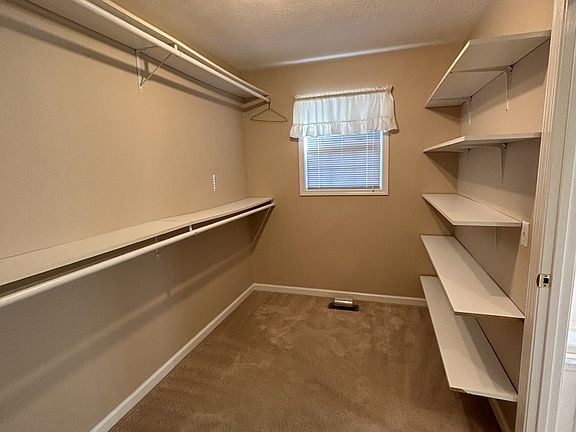 5th image of 375 Brookside Dr