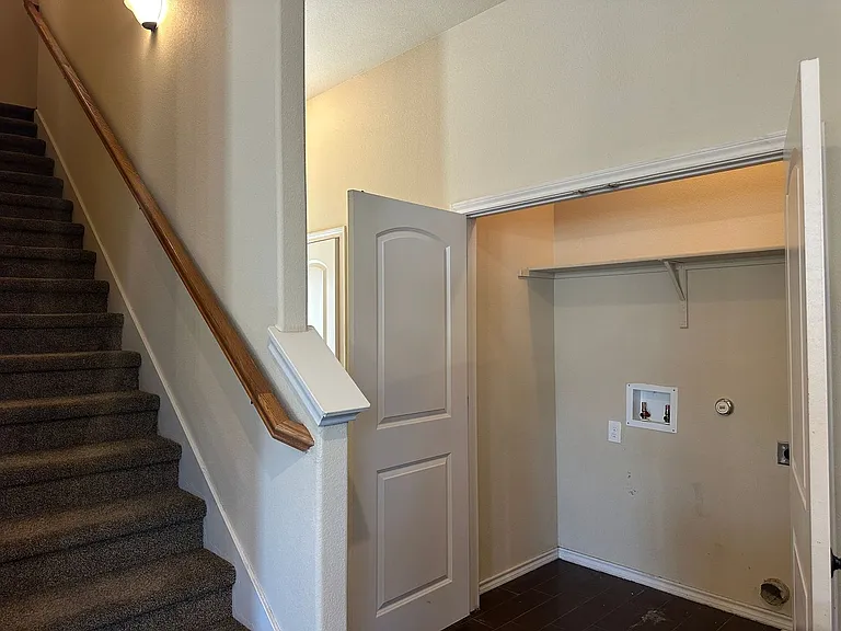 160 Creekside Villa Dr — Photo 10