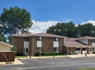 501 Alan Dr APT 102, Mount Horeb, WI 53572