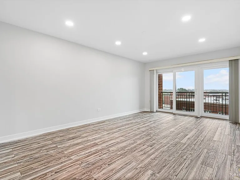 650 S River Rd #812 — Photo 15