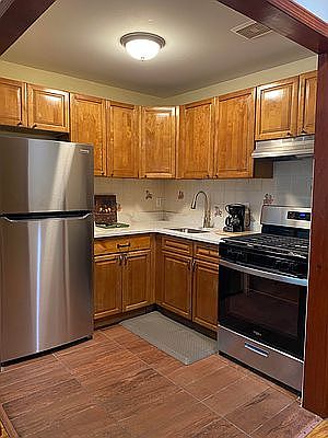3rd image of 448 Throop Ave #2