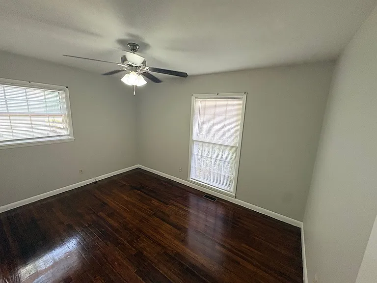 104 Herty Dr — Photo 4
