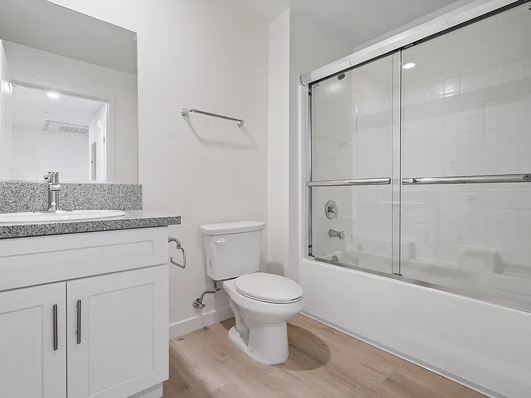 YaYa Columbus Apartments — Photo 14