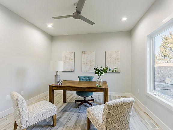 2nd image of 2220 Woodridge Dr #2