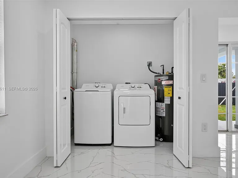 1920 SW 67th Ave — Photo 18