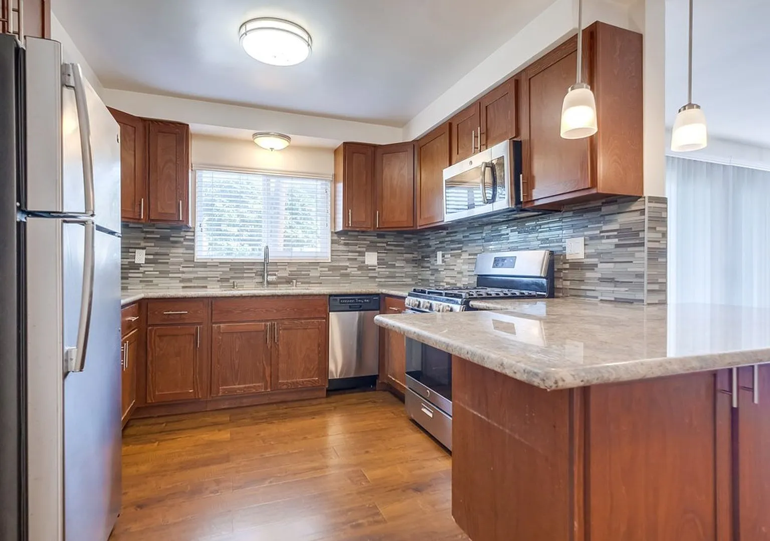 501 Marlborough Ave — Photo 1