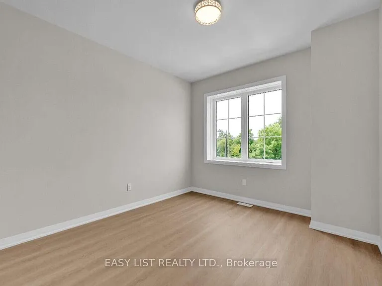 115 Ivy Cres — Photo 18