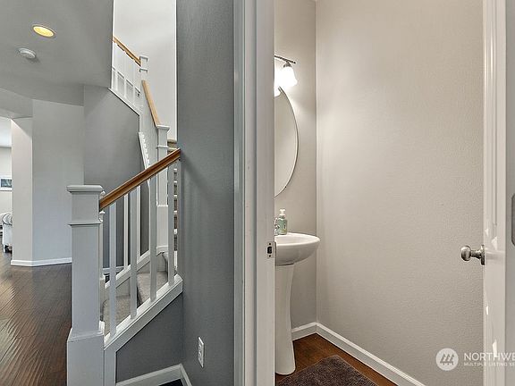 3rd image of 1809 77th Avenue SE