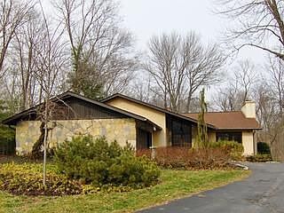1st image of 944 Clayton Dr