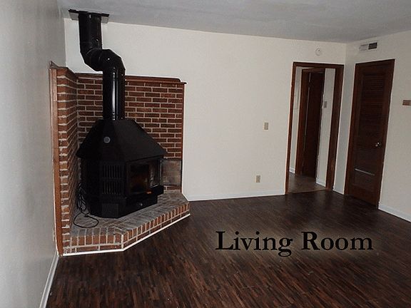 5th image of 402 Oriole Dr APT E5