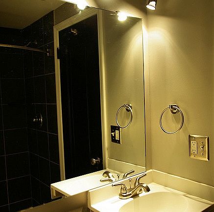 5th image of 310 W 6th St APT 202