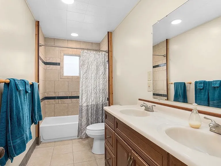 125 Croft Ave — Photo 12