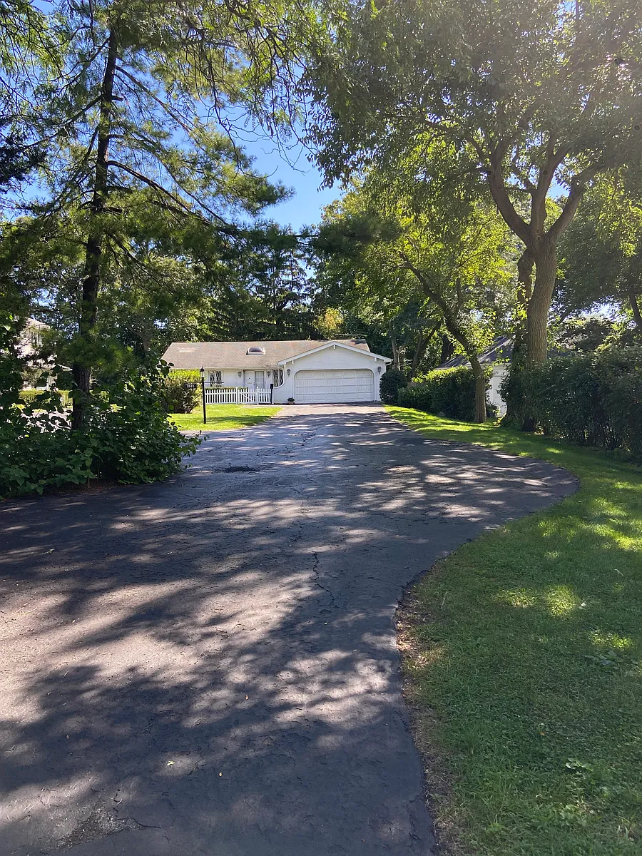 Building Photo - 1046 Illinois Rd