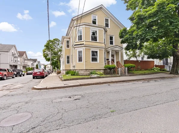 93 Warren St, Fall River, MA 02721