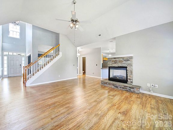 4th image of 115 Lamplighter Ln