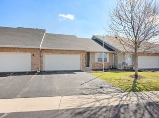 1064 Rose Dr, Sycamore, IL 60178