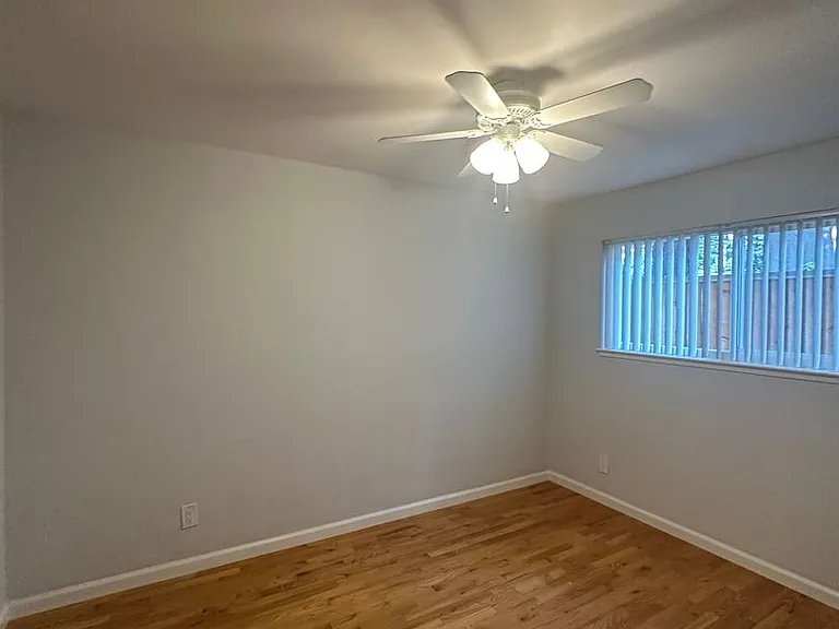 250 Palo Alto Ave — Photo 11