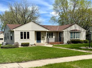 719 E 3rd St, Redwood Falls, MN 56283