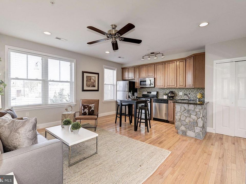 Picture from original April 2018 listing to give different visualization of the space!