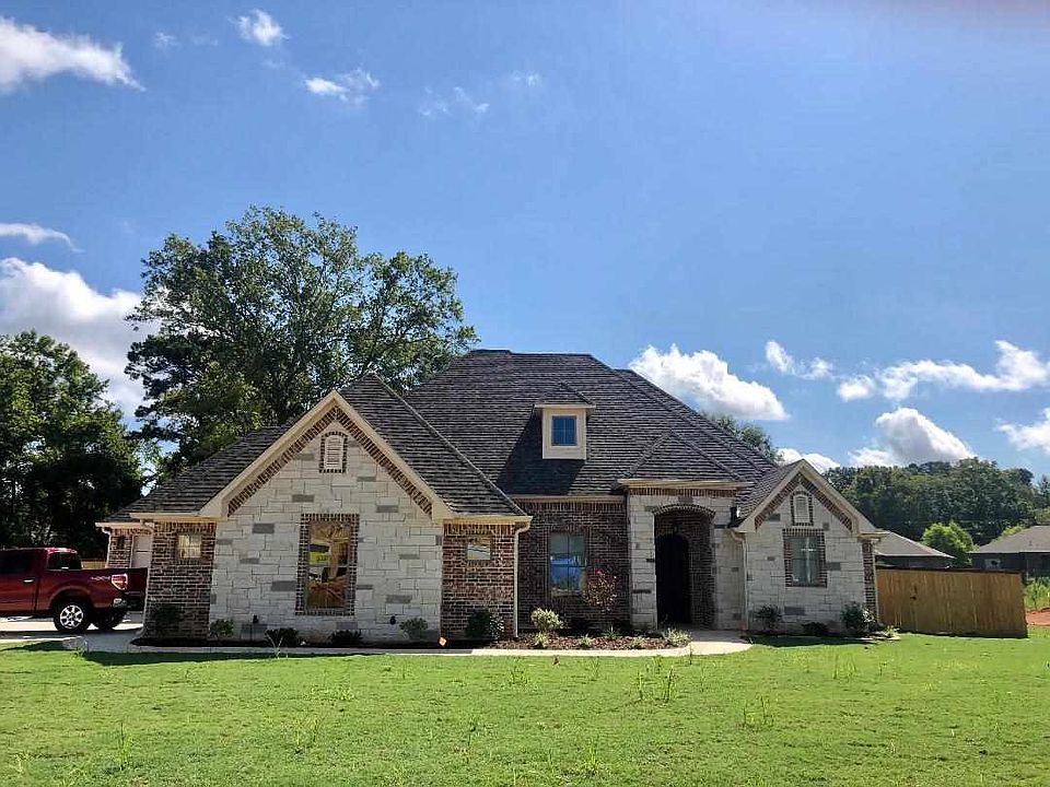 1st image of 246 Saddle Brook Cir