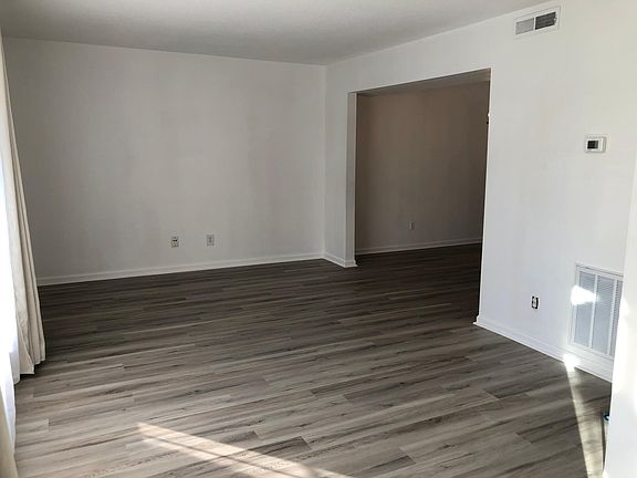 4th image of 5406 Woodland Trce