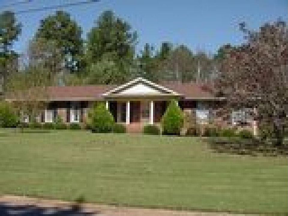 2nd image of 220 Clifton Dr