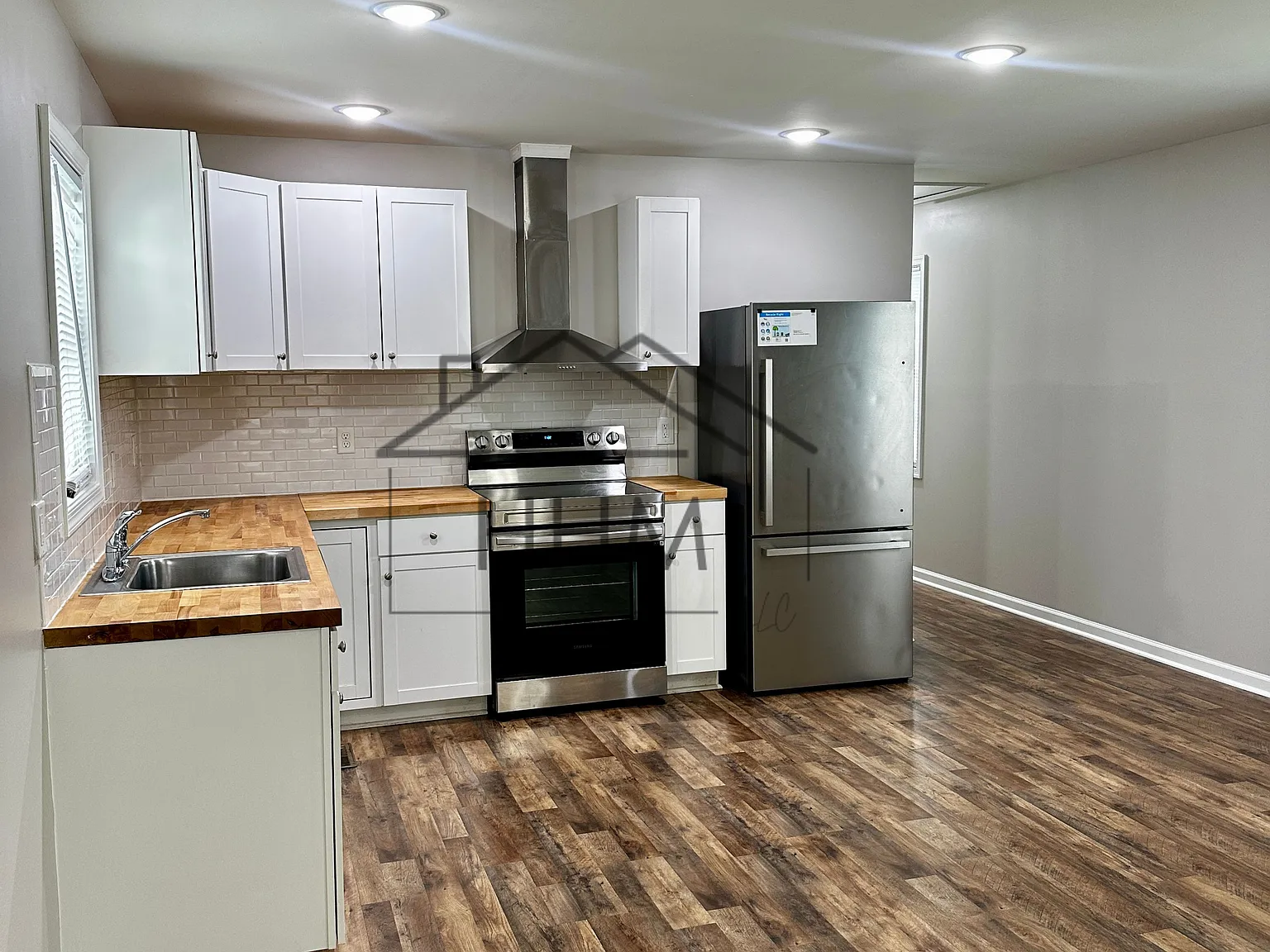 3 bed, 1008 sqft, $2,200 — Photo 4