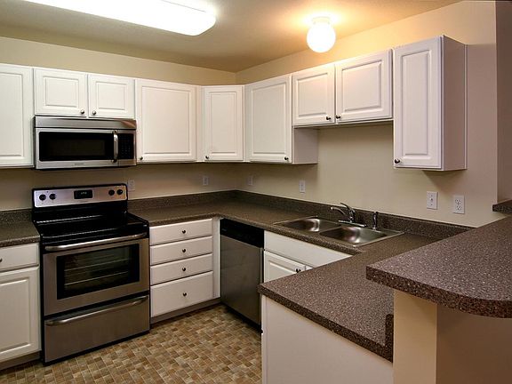 3rd image of 3176 Brookside Dr