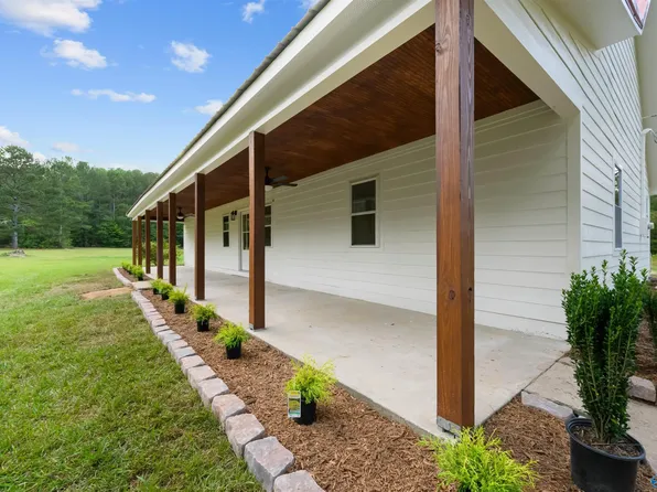 242 Laretha Rd, Gadsden, AL 35905