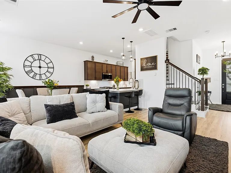 641 Royal Arch Dr — Photo 8