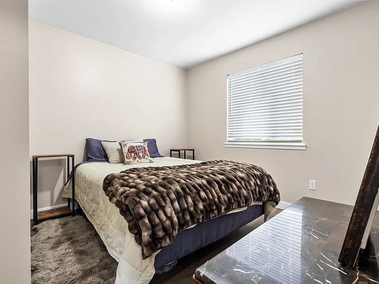 10892 N Krest St — Photo 15