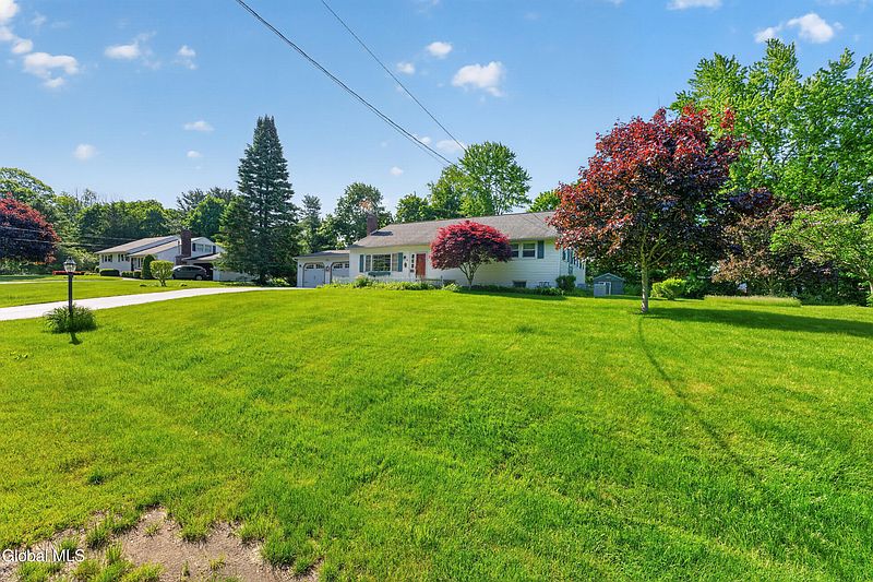 4th image of 27 Forest Road
