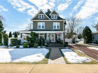 229 Whaley St, Freeport, NY 11520